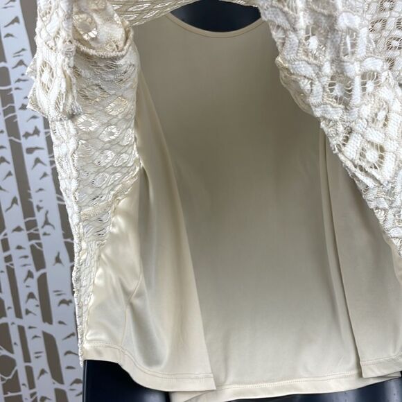 Boho Crochet Lace Ruffled Sleeve & Side Top sz 1X - Picture 3 of 9